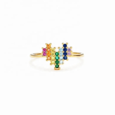 Nhẫn đính hôn bằng vàng 18K với thiết kế hình trái tim dễ thương và cầu vồng