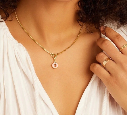 Vàng mạ thiết kế cầu vồng đầy màu sắc nhỏ màu hồng Donut Charm dây chuyền trong 925 Sterling bạc