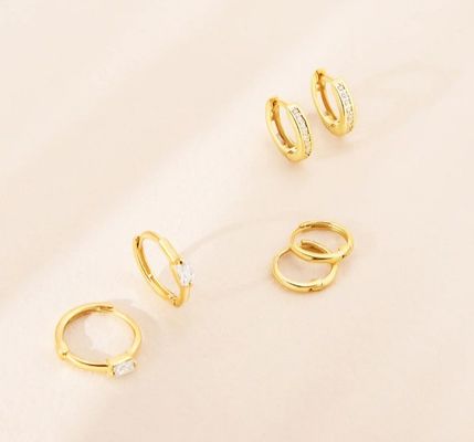 14K vàng 10mm Baguette cắt màu hồng hình khối Zircon trẻ em Hoop Bàn tai với 50PRS MOQ