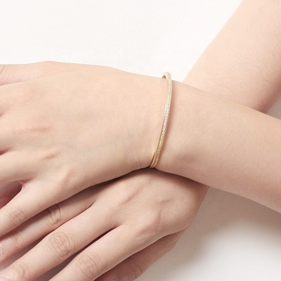 Phụ nữ có thể điều chỉnh vòng đeo tay với Pave Zircons 18K vàng trang sức