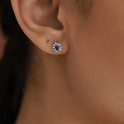 Đơn giản là 18K vàng mạ đinh hoa saphir và trắng hình khối vòng tai Zircon cho đính hôn