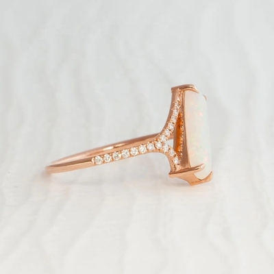 Chiếc nhẫn Baguette Cut Opal Snow Track Size 4-Size 10 925 Vòng bạc Sterling
