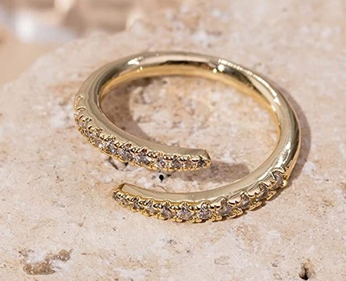 14K vàng bọc cubic Zirconia mở Twist Eternity Band nhẫn ECO thân thiện