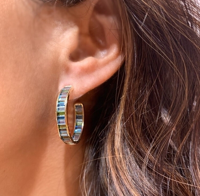 Vật liệu chính đồ trang sức Baguette bạc Topaz màu xanh và xanh lá cây Stud Hoops cho phong cách cổ điển