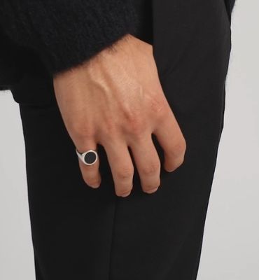 Nhẫn nam ngọc bích đen mạ vàng 18K trên bạc 925