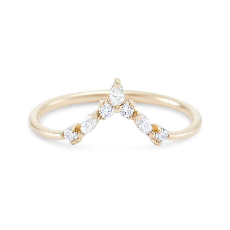 Nhẫn xếp chồng hình chữ V với vòng và màu trắng Marquise CZ trong 925 Sterling Silver