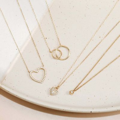Những chiếc vòng cổ lãng mạn bằng vàng 18K
