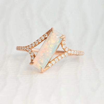 Chiếc nhẫn Baguette Cut Opal Snow Track Size 4-Size 10 925 Vòng bạc Sterling