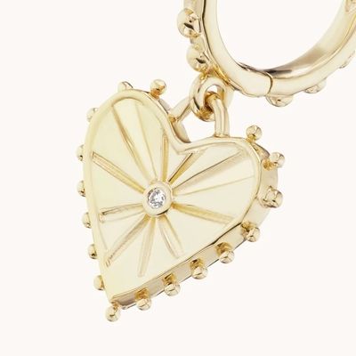 14K vàng mạ Dangle Drop Heart Huggies Băng tai cho phụ nữ là 925 Sterling bạc