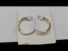 vòng tròn men trắng