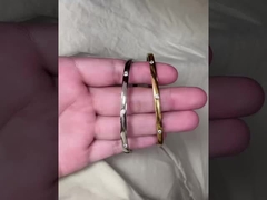 925 Vàng Sterling, đồng và đồ trang sức thép không gỉ từ nhà máy trực tiếp